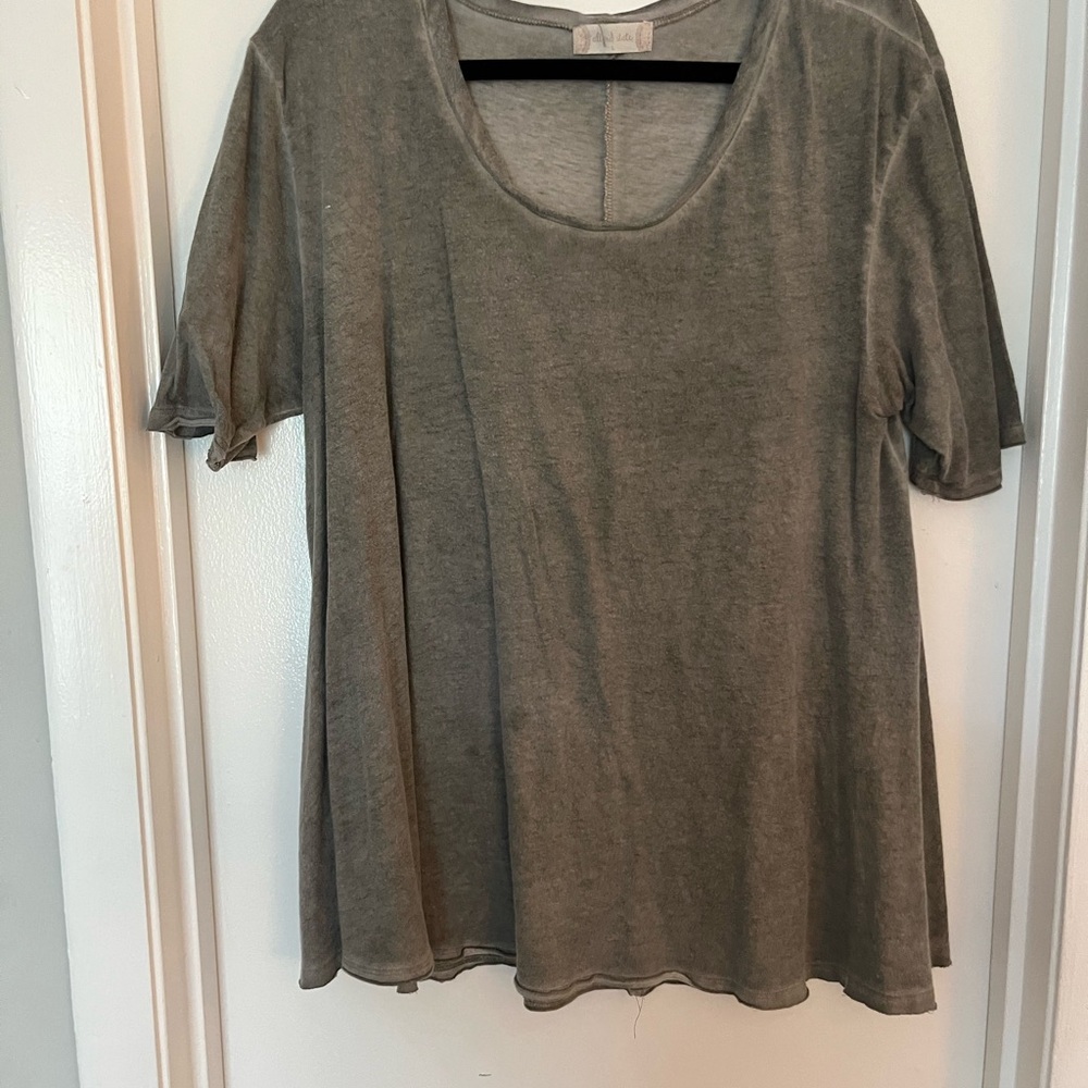 Altar'd State Green Relaxed Short Sleeve T-Shirt
